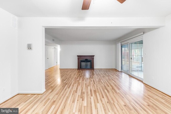 Building Photo - 428 Montemar Ave