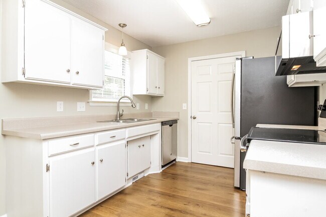 Building Photo - 610 Angel Way Ct