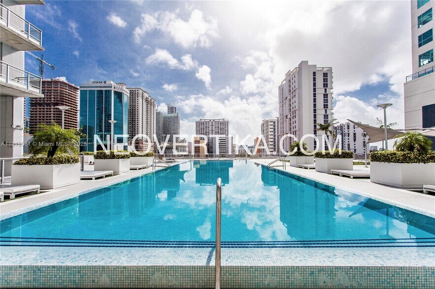 Building Photo - 690 SW 1st Ct