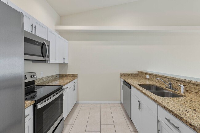 Building Photo - LB - Newly Constructed 3 bed 2 bath duplex with garage.