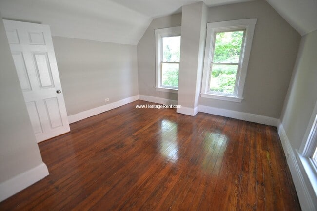 Building Photo - Single Family 2 Bedroom House in Lockland