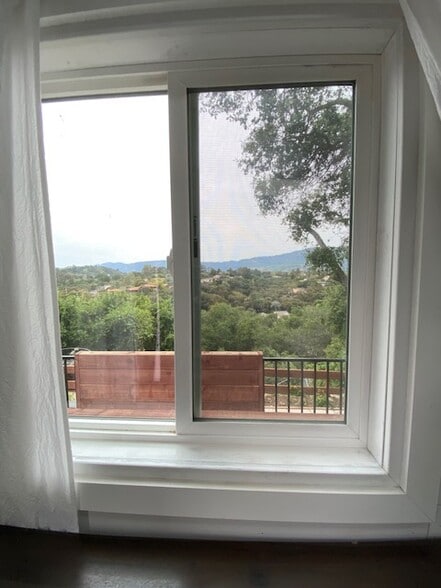 Building Photo - 1440 Portesuello Ave