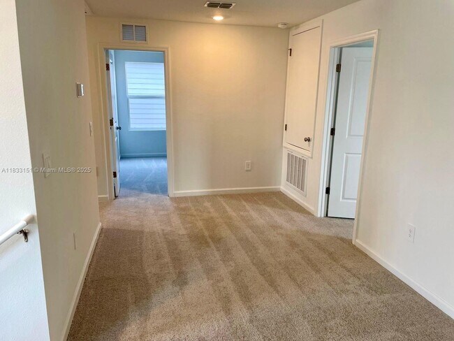 Building Photo - 3514 Kimbrough Dr