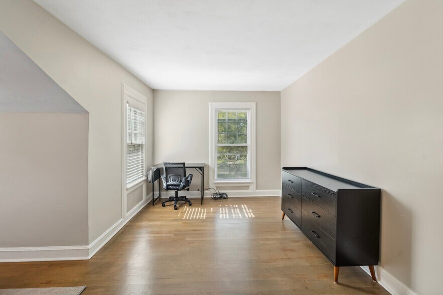 Building Photo - 95 Leroy St