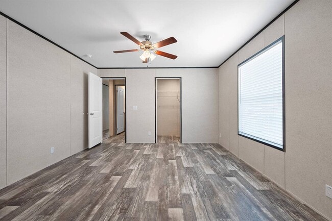 Building Photo - 309 W Buell Dr