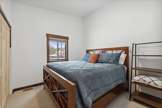 Building Photo - Beautiful Air Home Whitefish