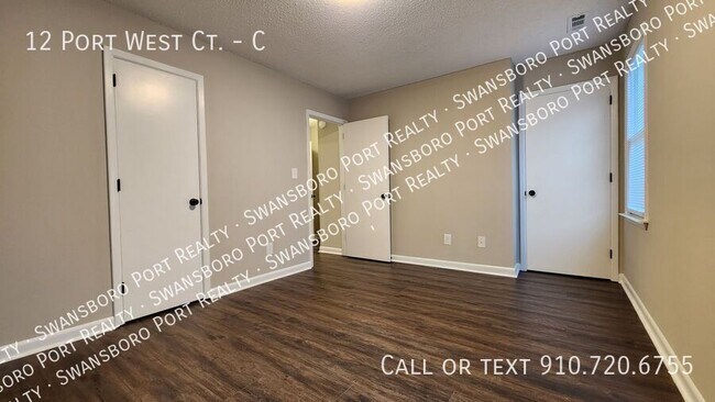 Building Photo - 12 D Port W Ct