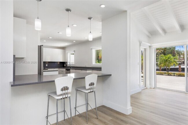 Building Photo - 330 Coconut Isle Dr