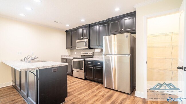 Building Photo - 19227 Racheals Loop