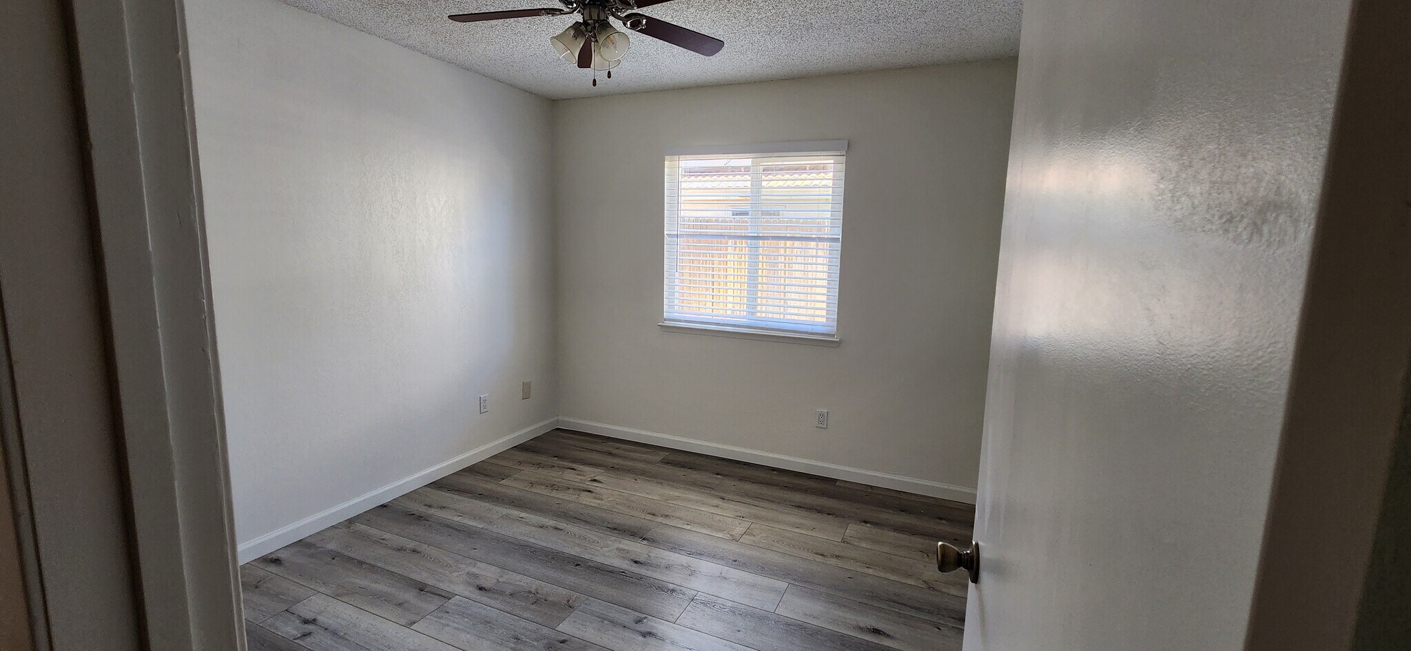 Building Photo - 9328 Carvalho Ct