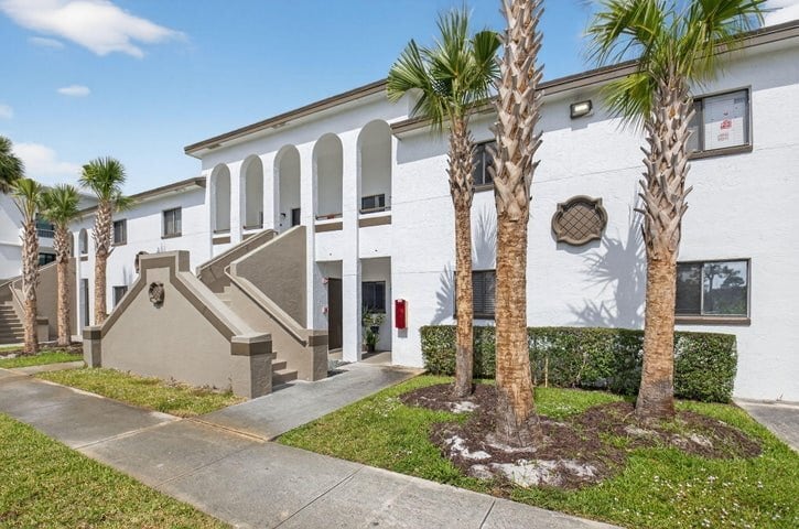 Building Photo - 300 W Hidden Valley Blvd