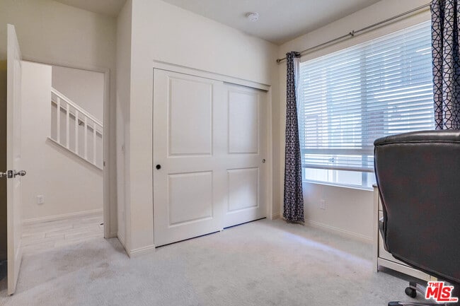 Building Photo - 20619 Oakglen Ln