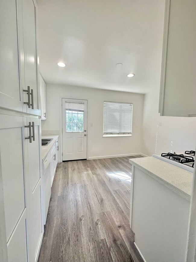 Building Photo - NANCY DRIVE DUPLEX