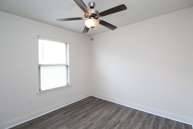 Building Photo - Updated 3-Bedroom, 2-Bath Home with Modern...
