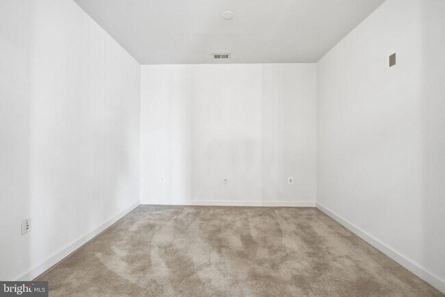 Building Photo - 500 Belmont Bay Dr