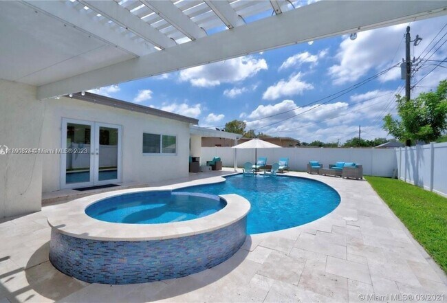 Building Photo - 5261 SW 88th Terrace