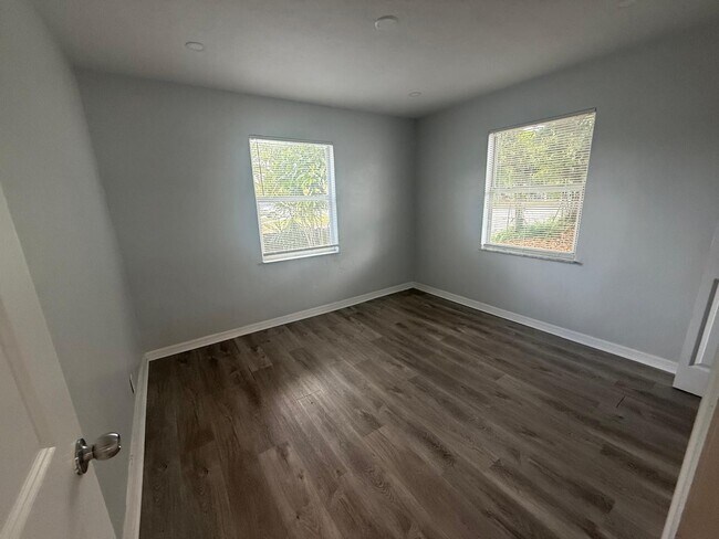 Building Photo - 911 NW 62 Ave