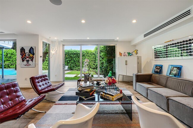 Building Photo - 79 Shore Dr W