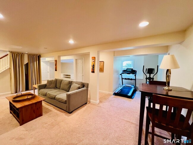 Building Photo - 679 Aspen Ln