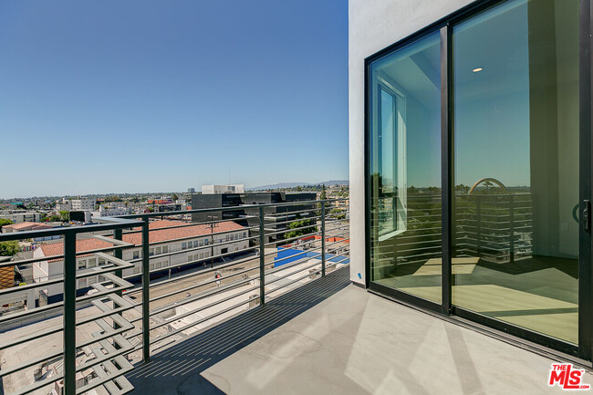 Building Photo - 3833 Dunn Dr