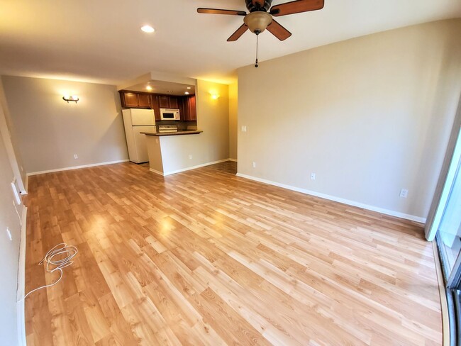 Building Photo - Upgraded 1 Bedroom 1 Bath with Balcony in ...