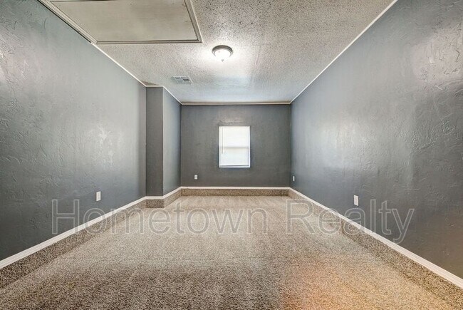 Building Photo - 8616 N Harvey Ave