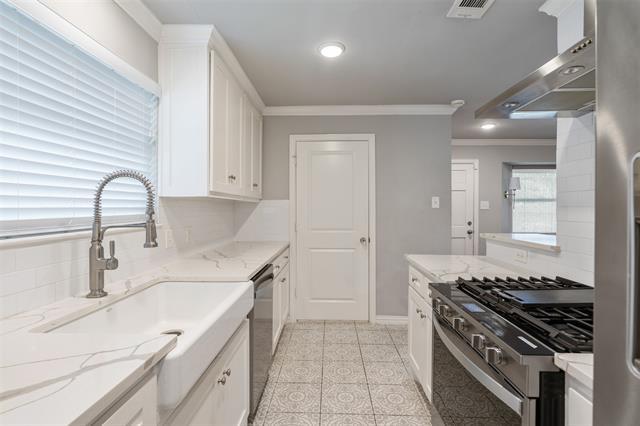 Building Photo - 6933 Wake Forrest Dr