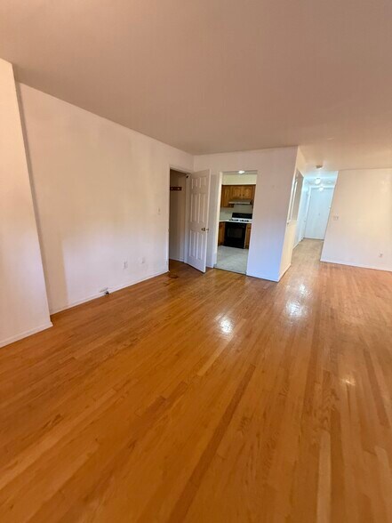 Building Photo - 1936 83rd St
