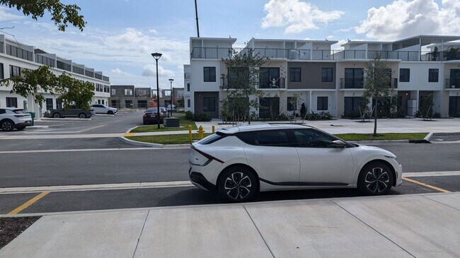 Building Photo - 14559 SW 261 St Ter