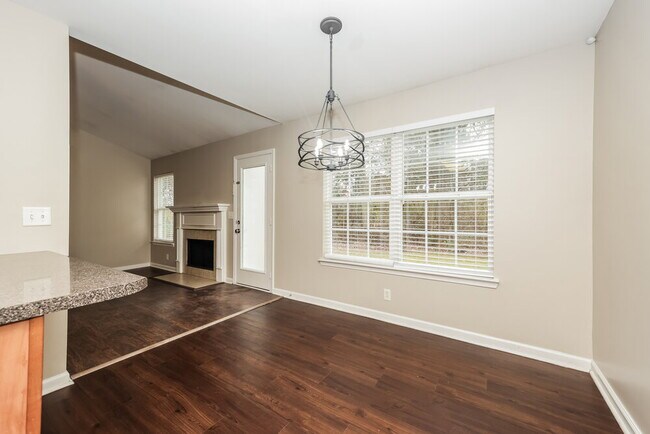 Building Photo - 2013 St Andrews Dr