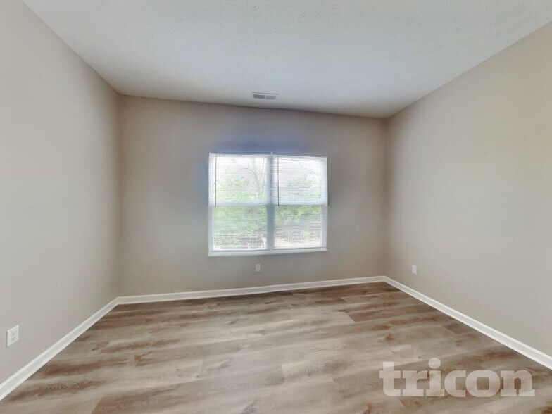 Building Photo - 4714 Angelica Dr