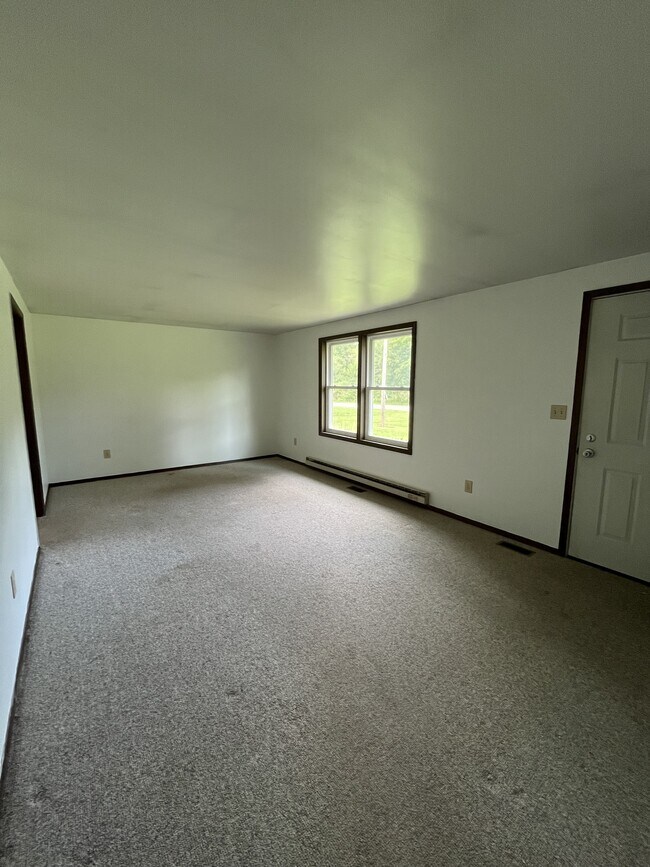 Building Photo - 4715 Hebbardsville Rd