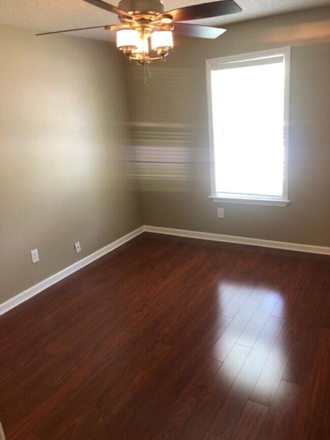 Building Photo - 1386 Milestone Cir