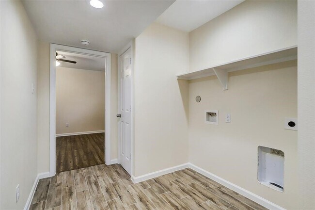 Building Photo - 6212 Alderson St