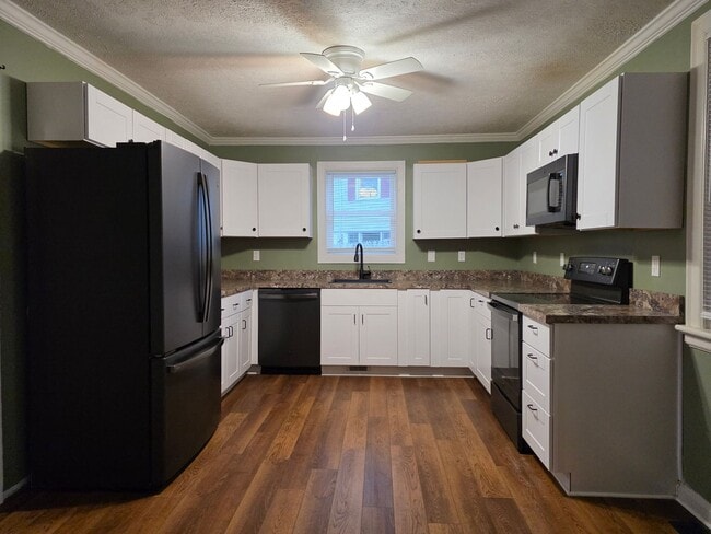 Building Photo - 116 Sixth Avenue