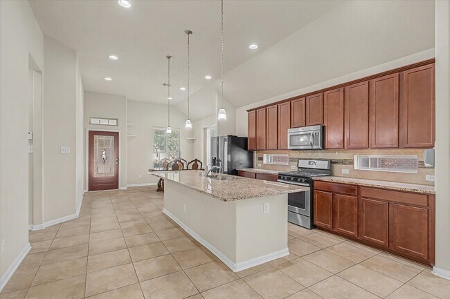 Building Photo - 3834 Raintree Village Dr