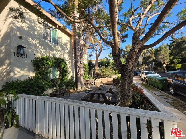 Building Photo - 1029 Pleasant View Ave