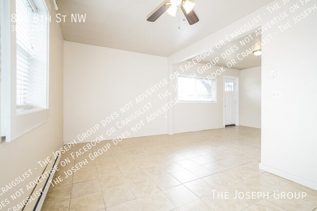 Building Photo - 804 8th St NW