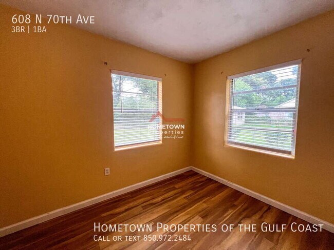 Building Photo - 608 N 70th Ave