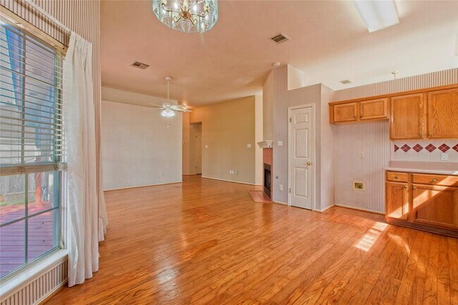 Building Photo - 108 Rio Vista Dr