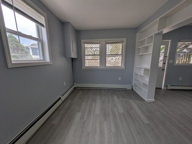 Building Photo - 1307 6th Ave