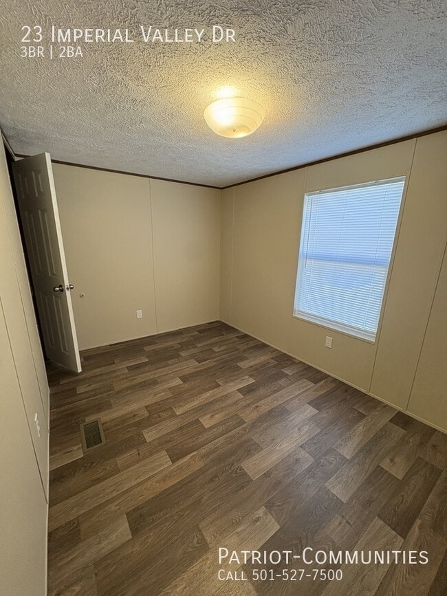 Building Photo - 23 Imperial Valley Dr