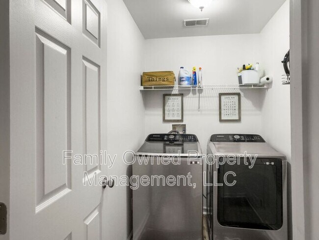 Building Photo - 204 Wildberry Ln