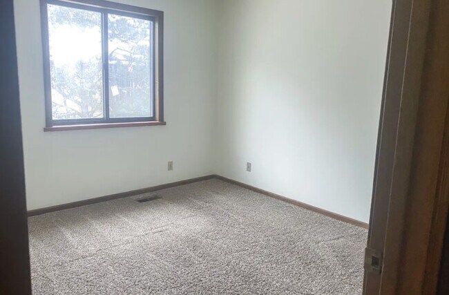 Building Photo - 418 Cadillac St