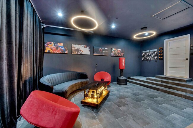 Building Photo - 2323 Delmar Pl