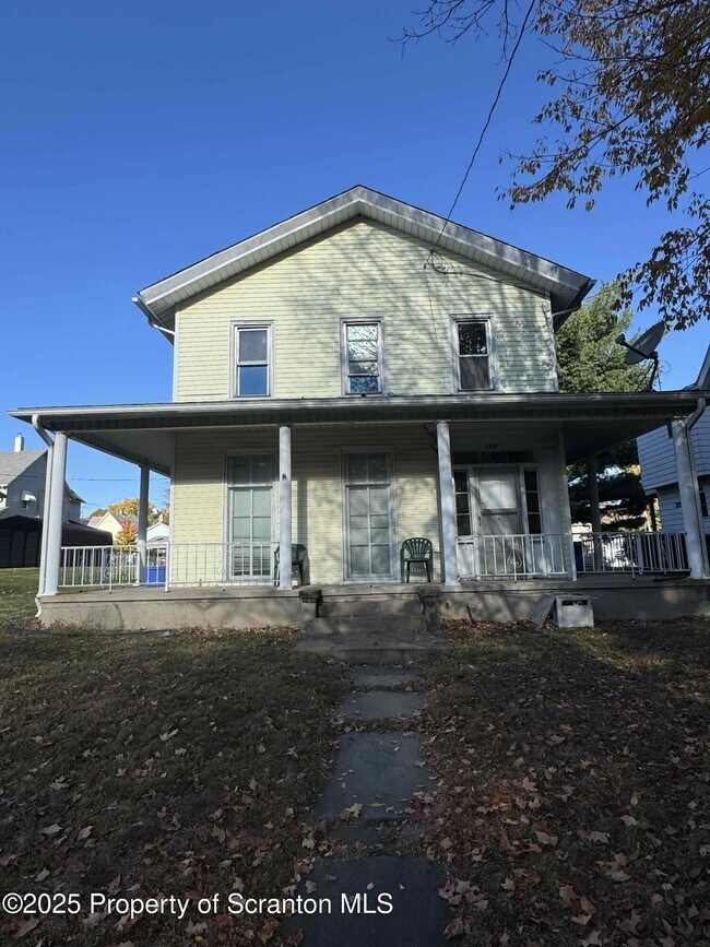 Primary Photo - 1721 N Sumner Ave