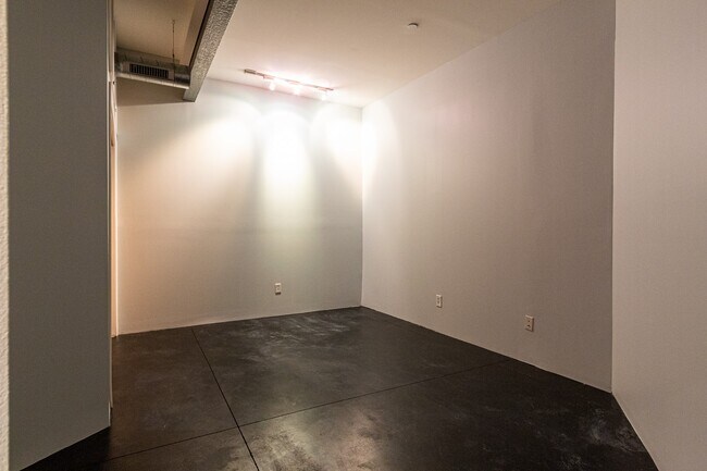 Building Photo - 2401 S 12th St