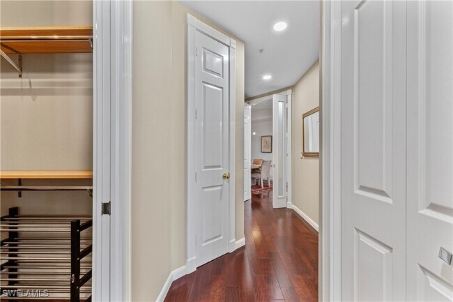 Building Photo - 1845 Les Chateaux Blvd