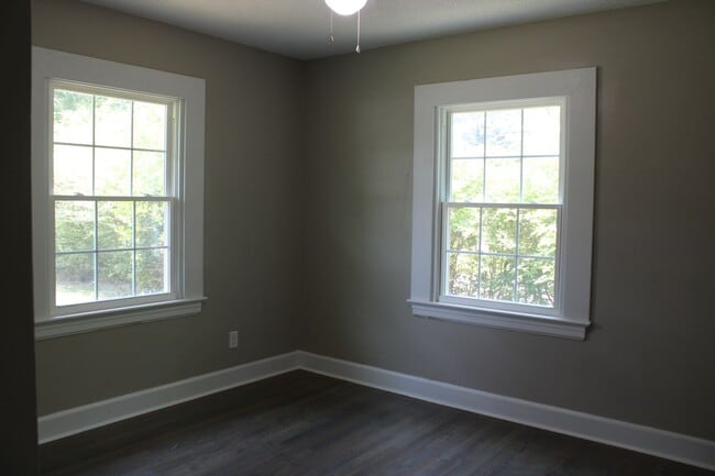 Building Photo - 502 Macon St S