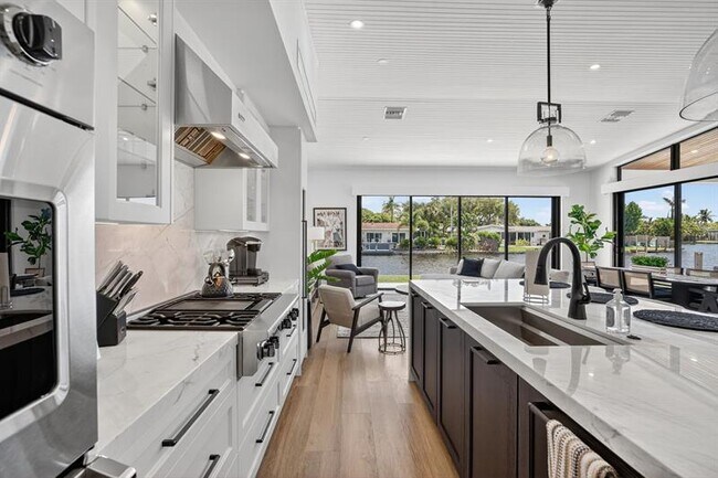 Building Photo - 2157 Coral Gardens Dr